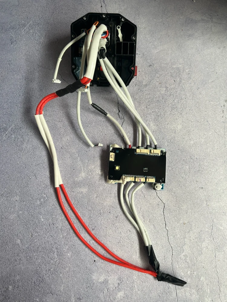 Talaria XXX TL2500 battery top cap and battery management system