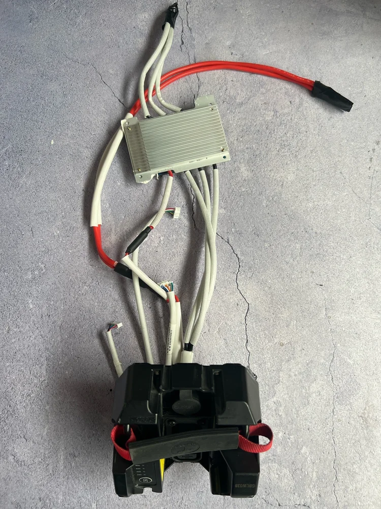 Talaria XXX TL2500 battery top cap and battery management system - Image 2